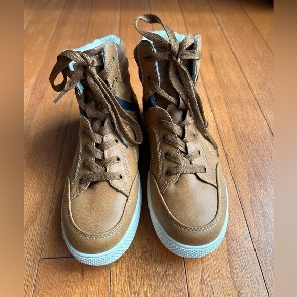 Steve Madden shoes with sherpa lining - Picture 2 of 4